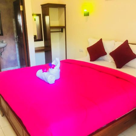 Yudhist Guest House レンボンガン島 エクステリア 写真