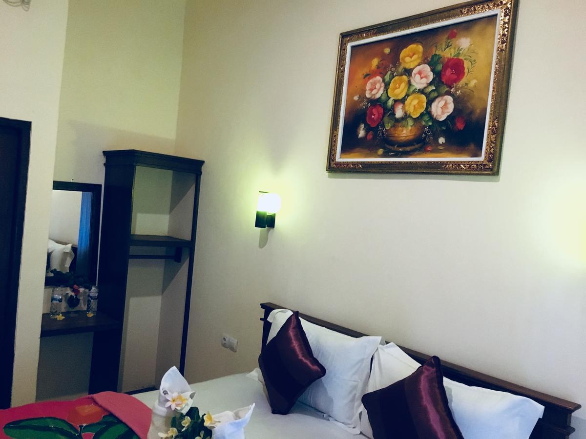 Yudhist Guest House レンボンガン島 エクステリア 写真