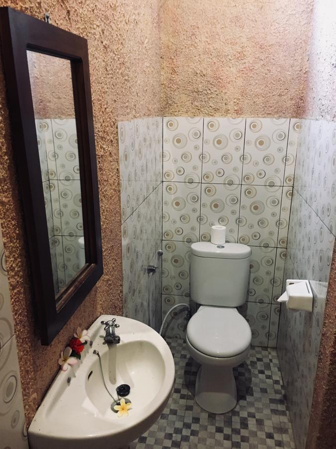 Yudhist Guest House レンボンガン島 エクステリア 写真