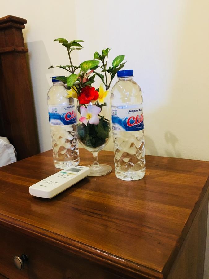 Yudhist Guest House レンボンガン島 エクステリア 写真