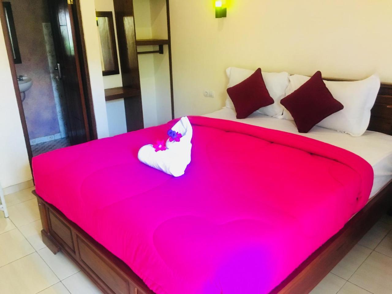 Yudhist Guest House レンボンガン島 エクステリア 写真